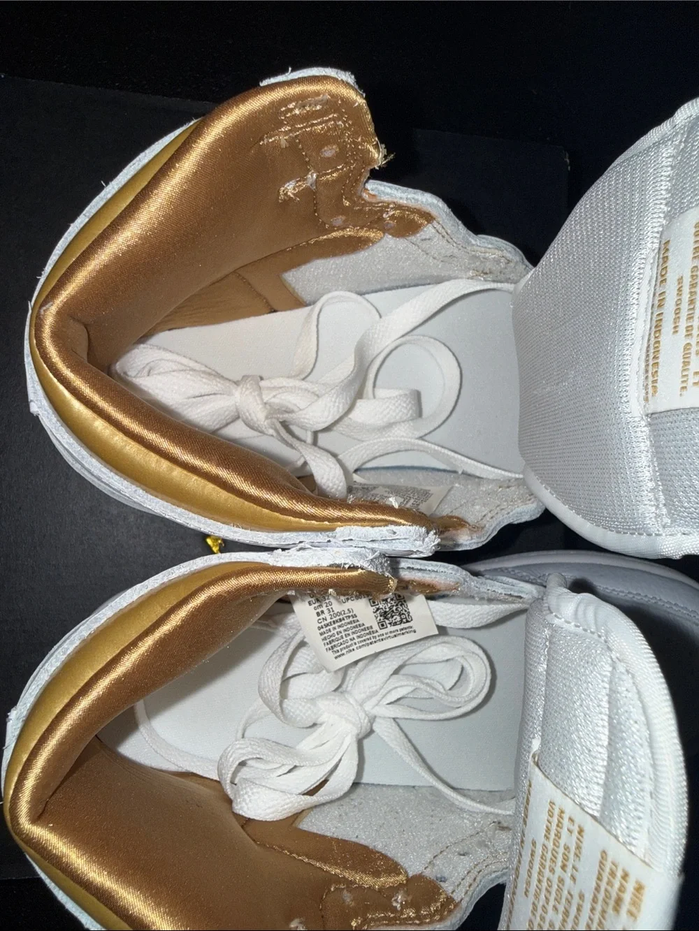 Nike Air Jordan 1 High White & Metallic Gold